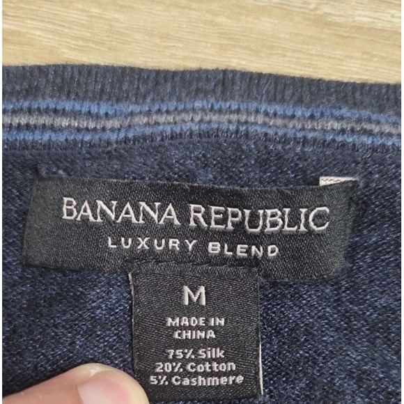 Banana Republic Mens V-neck Navy Luxury Blend Med. Sweater  Silk Cotton Cashmere - Picture 6 of 7